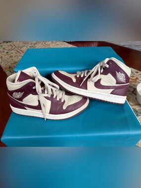 Air Jordan 1 Mid Burgundy and Cream W7.5